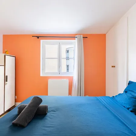 Luxurious 2 Bedroom Canal Saint Martin Saint Lazare * Paris