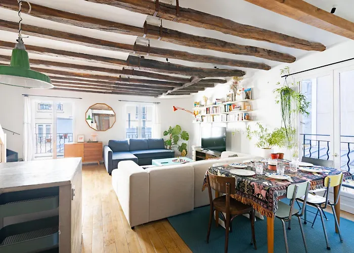 Luxurious 2 Bedroom Canal Saint Martin Saint Lazare Paris
